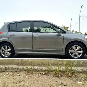 Nissan Versa 2012