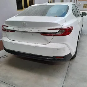 Toyota Camry 2025