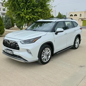 Toyota Highlander 2021