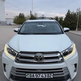 Toyota Highlander 2018