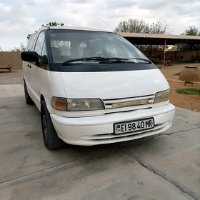 Toyota Previa 1990