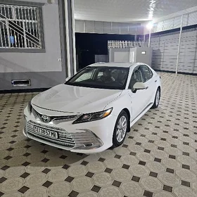 Toyota Camry 2021