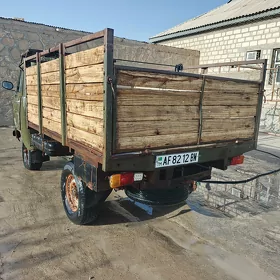 UAZ 452 1988