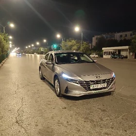 Hyundai Elantra 2021