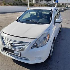 Nissan Versa 2012