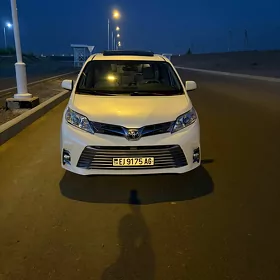 Toyota Sienna 2020