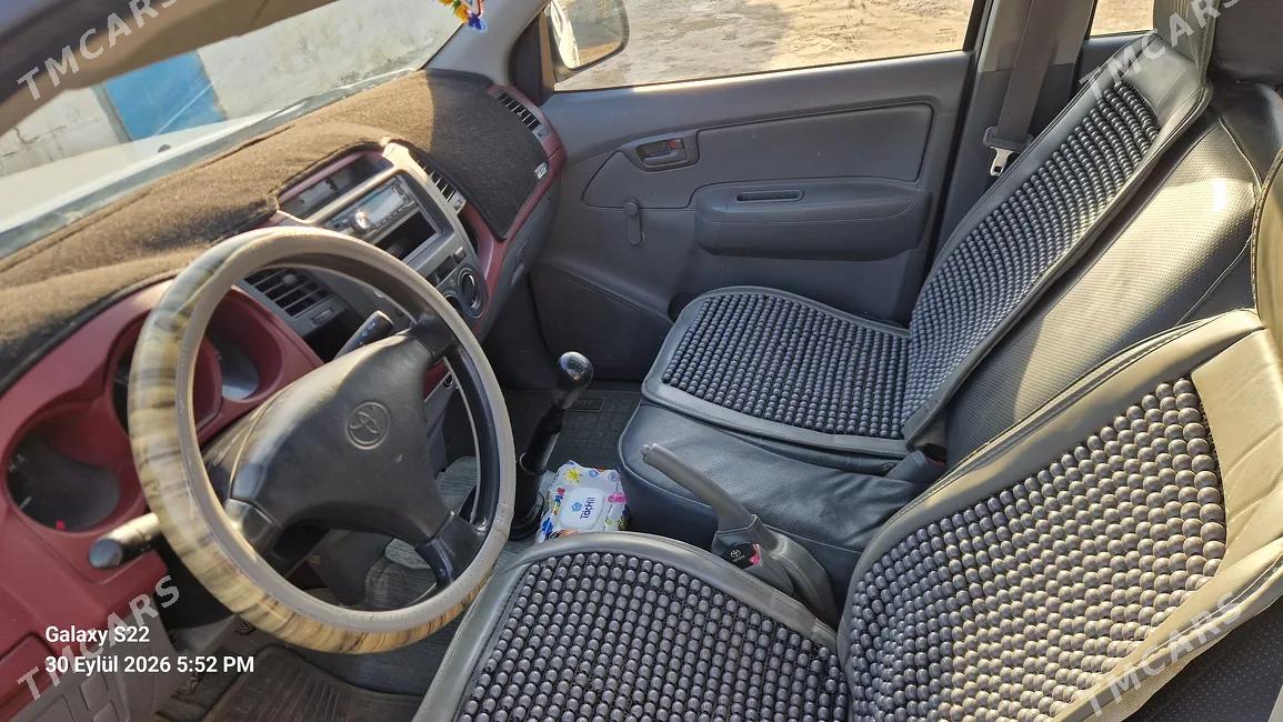 Toyota Hilux 2010 - 1