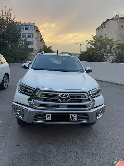 Toyota Hilux 2026 - 1