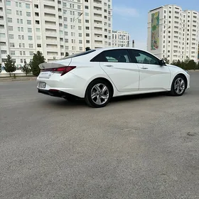 Hyundai Elantra 2023