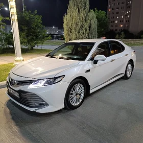 Toyota Camry 2019