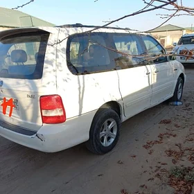 Kia Carnival 2002
