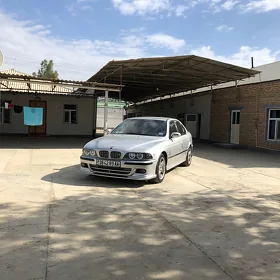 BMW E39 2000
