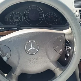 Mercedes-Benz E320 2003