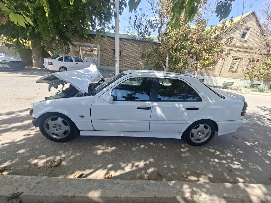 Mercedes-Benz C-Class 1999 - 1