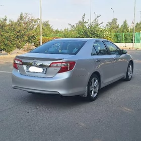 Toyota Camry 2014