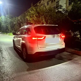 Toyota Highlander 2019