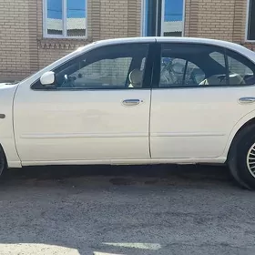 Nissan Maxima 1995