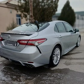Toyota Camry 2018
