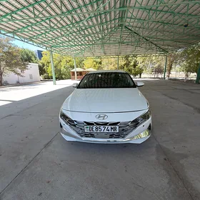Hyundai Elantra 2022