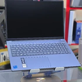 LENOVO i5(13) 8/512