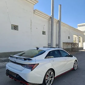 Hyundai Elantra 2023