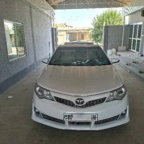 Toyota Camry 2014
