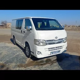 Toyota Hiace 2012