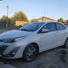Toyota Yaris 2023