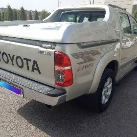 Toyota Hilux 2013