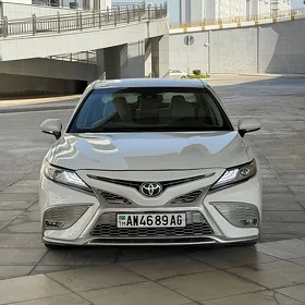 Toyota Camry 2018
