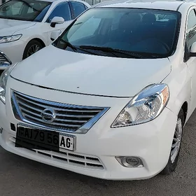 Nissan Versa 2011