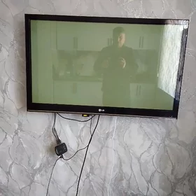 LG televizor 42