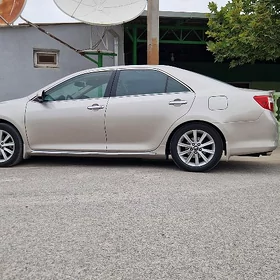 Toyota Camry 2014