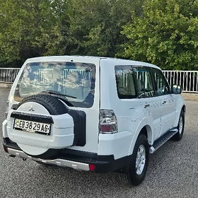 Mitsubishi Pajero 2008