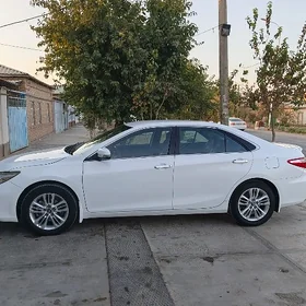 Toyota Camry 2017