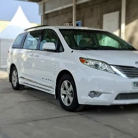 Toyota Sienna 2010