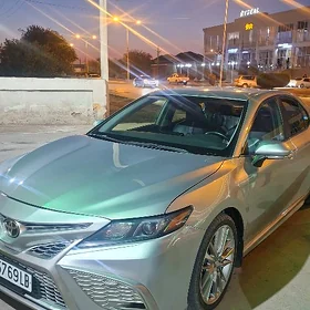 Toyota Camry 2021