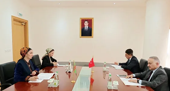 Туркменистан обсудил с послами Беларуси и Турции планы сотрудничества
