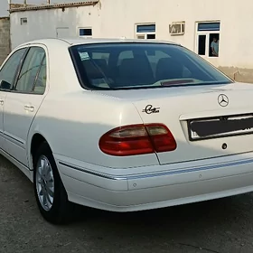 Mercedes-Benz E320 2002