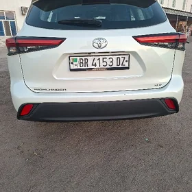 Toyota Highlander 2021