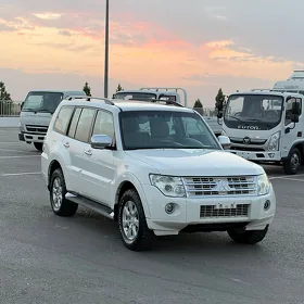 Mitsubishi Pajero 2010