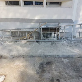 Merdiwan Basgançak Lestnisa