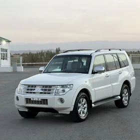 Mitsubishi Pajero 2010
