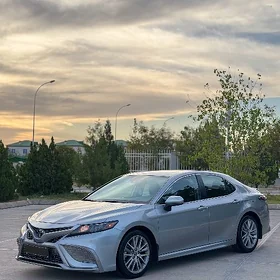 Toyota Camry 2021