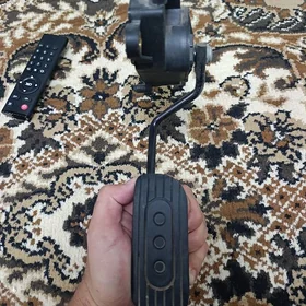 versa gaz pedal