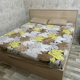 двуспальная кровать