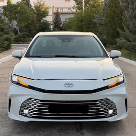 Toyota Camry 2025