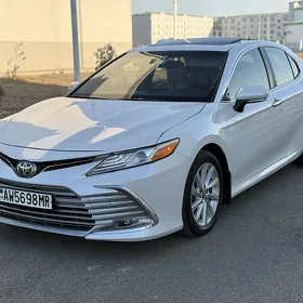 Toyota Camry 2021