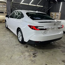 Toyota Camry 2025