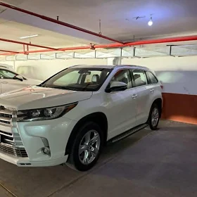 Toyota Highlander 2019